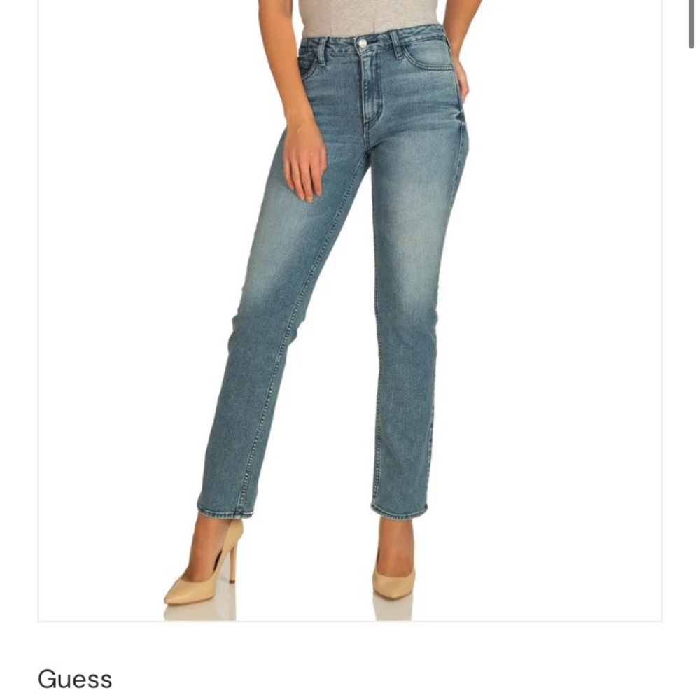 Guess Women's Classic Blue Straight Leg Jeans 1981 Straight Size 24 x 32